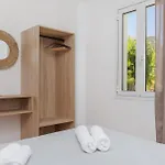Aliki's Summerhouses Beachfront Argassi