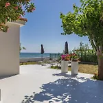 Hotel apartamentowy Aliki's Summerhouses Beachfront Argassi