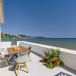 Aliki's Summerhouses Beachfront 3*