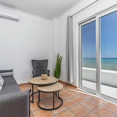 Apartmanhotel Aliki's Summerhouses Beachfront 3*