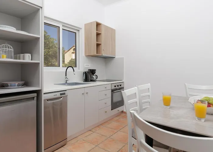 Aliki's Summerhouses Beachfront 3* Argassi